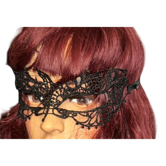 Black Lace Masquerade Mask with Ribbon Romanitc Ballet Vampire - Picture 3 of 4